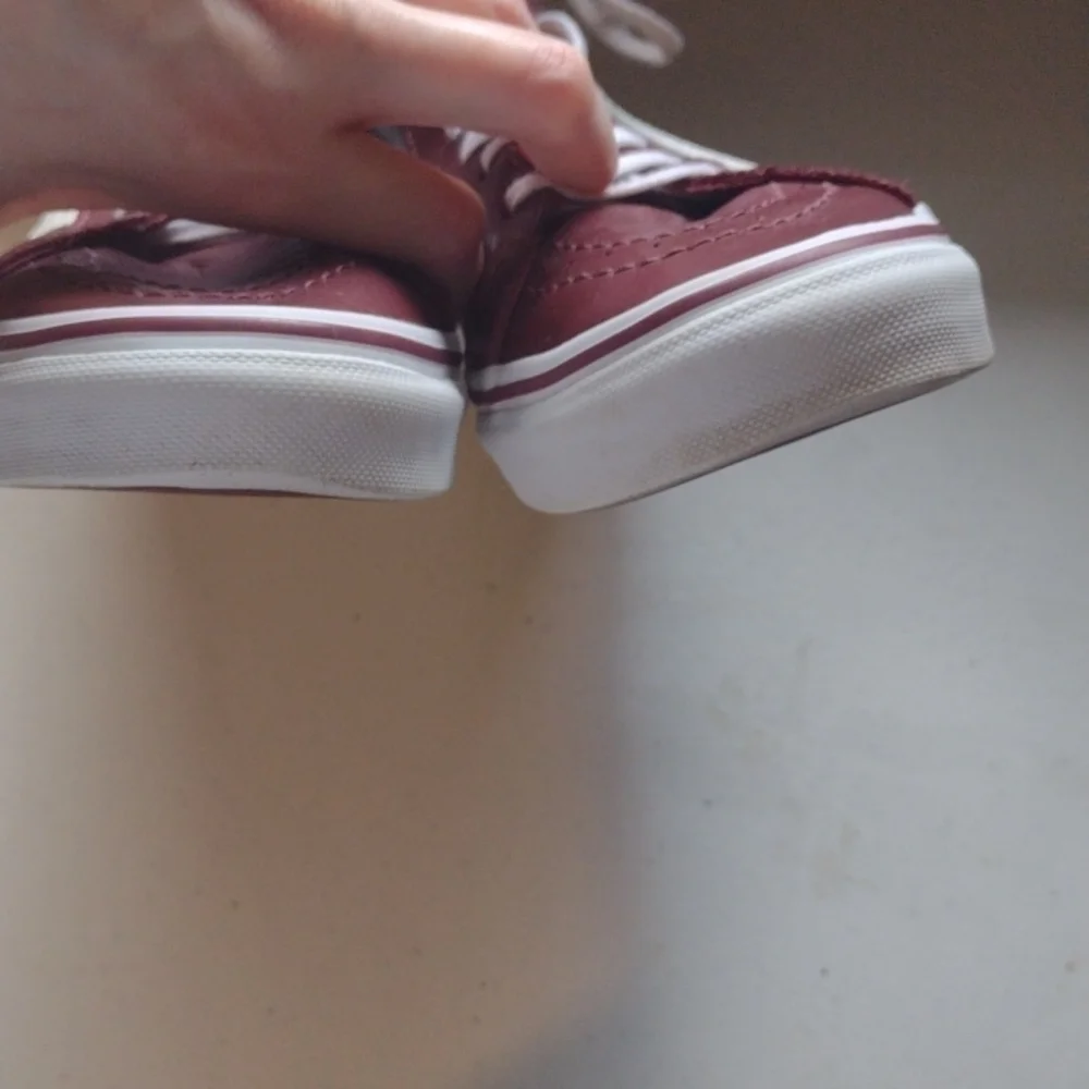 Burgundy Metal mash women’s 7.5 high top vans Men's 6